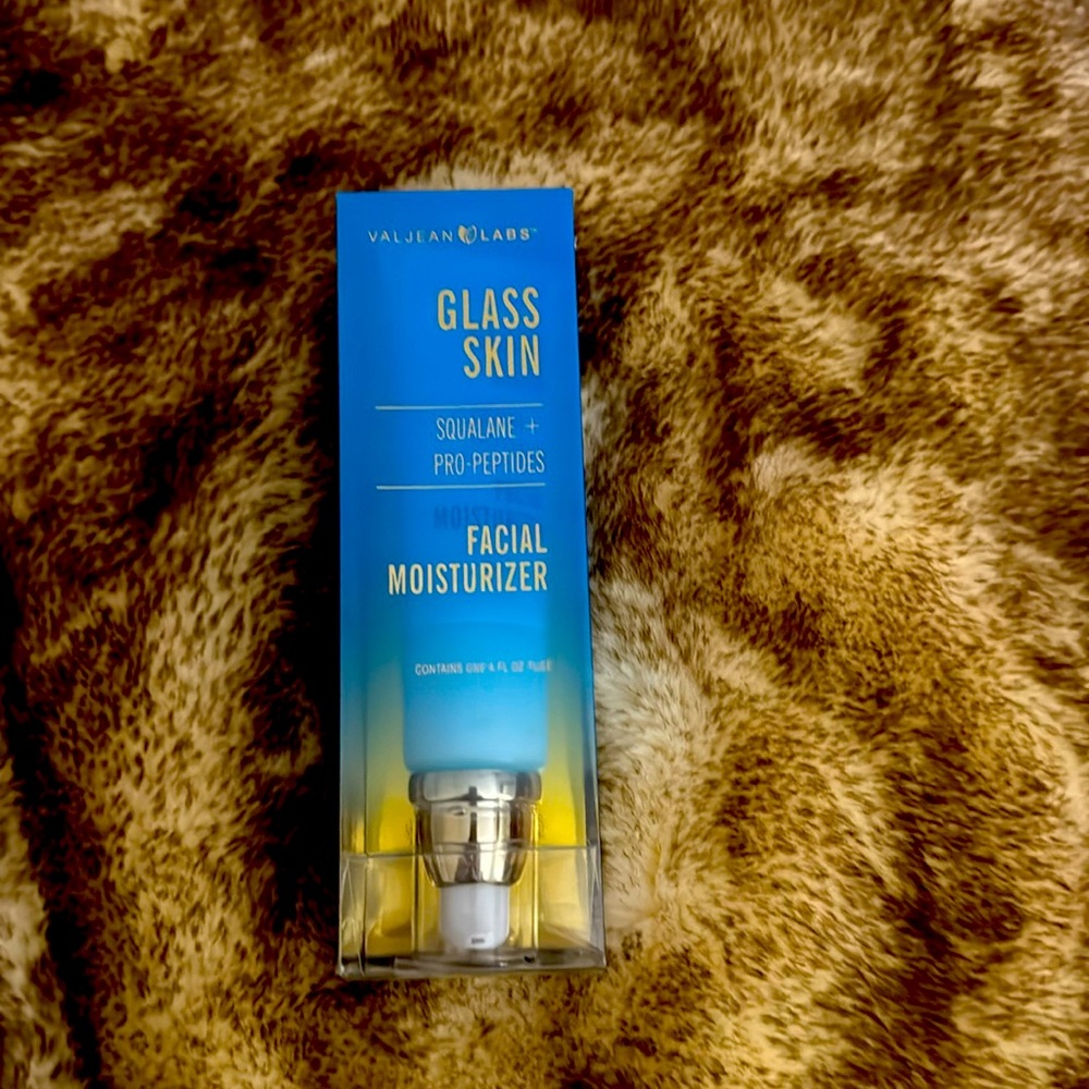 Glass skin facial moisturizer